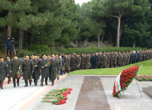 Azerbaijani public visits Alley of Honor to commemorate 12th death anniversary of Heydar Aliyev. Azerbaijan, Dec.12, 2015